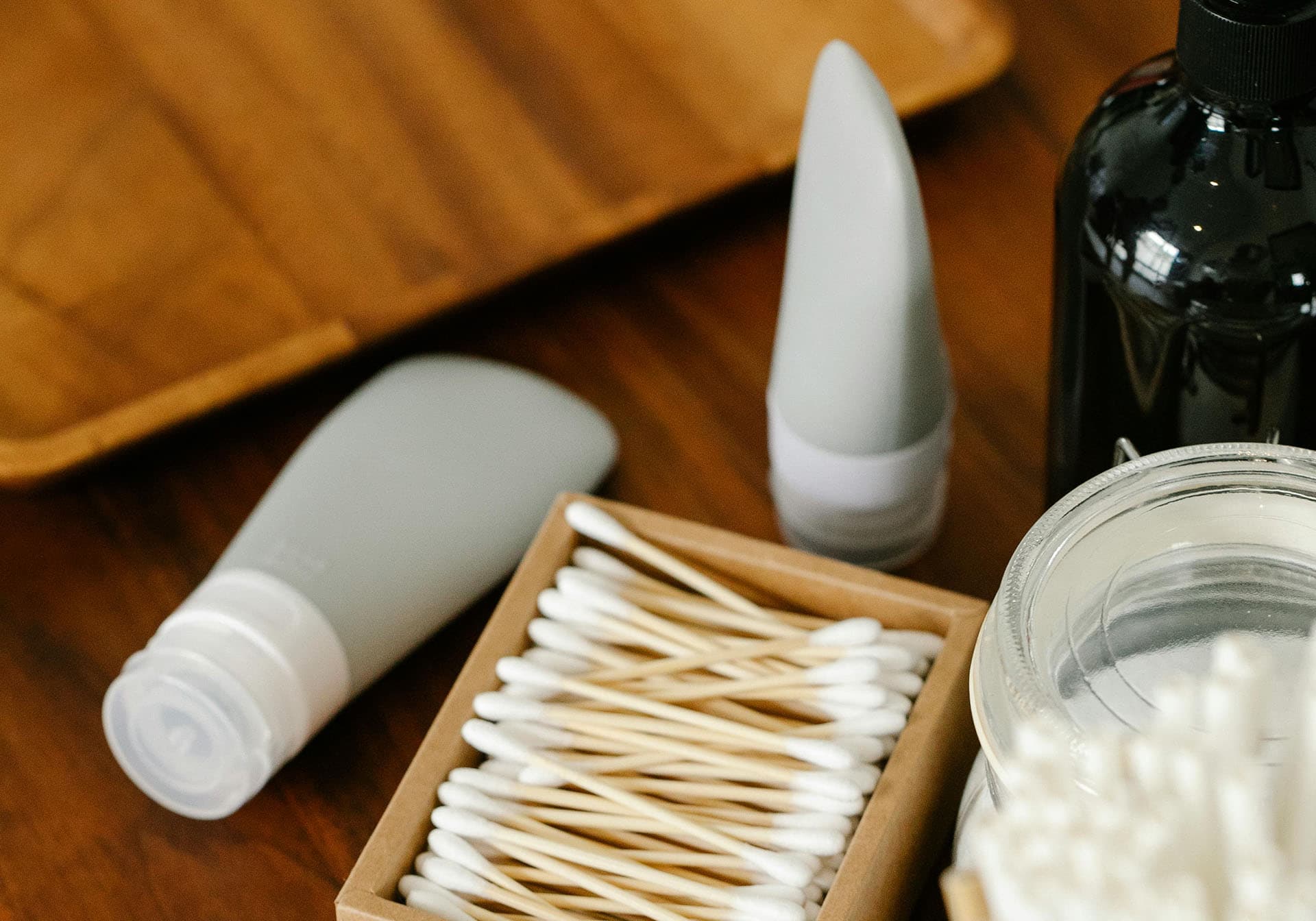 Small essentials you need in your mini makeup bag for quick touch ups